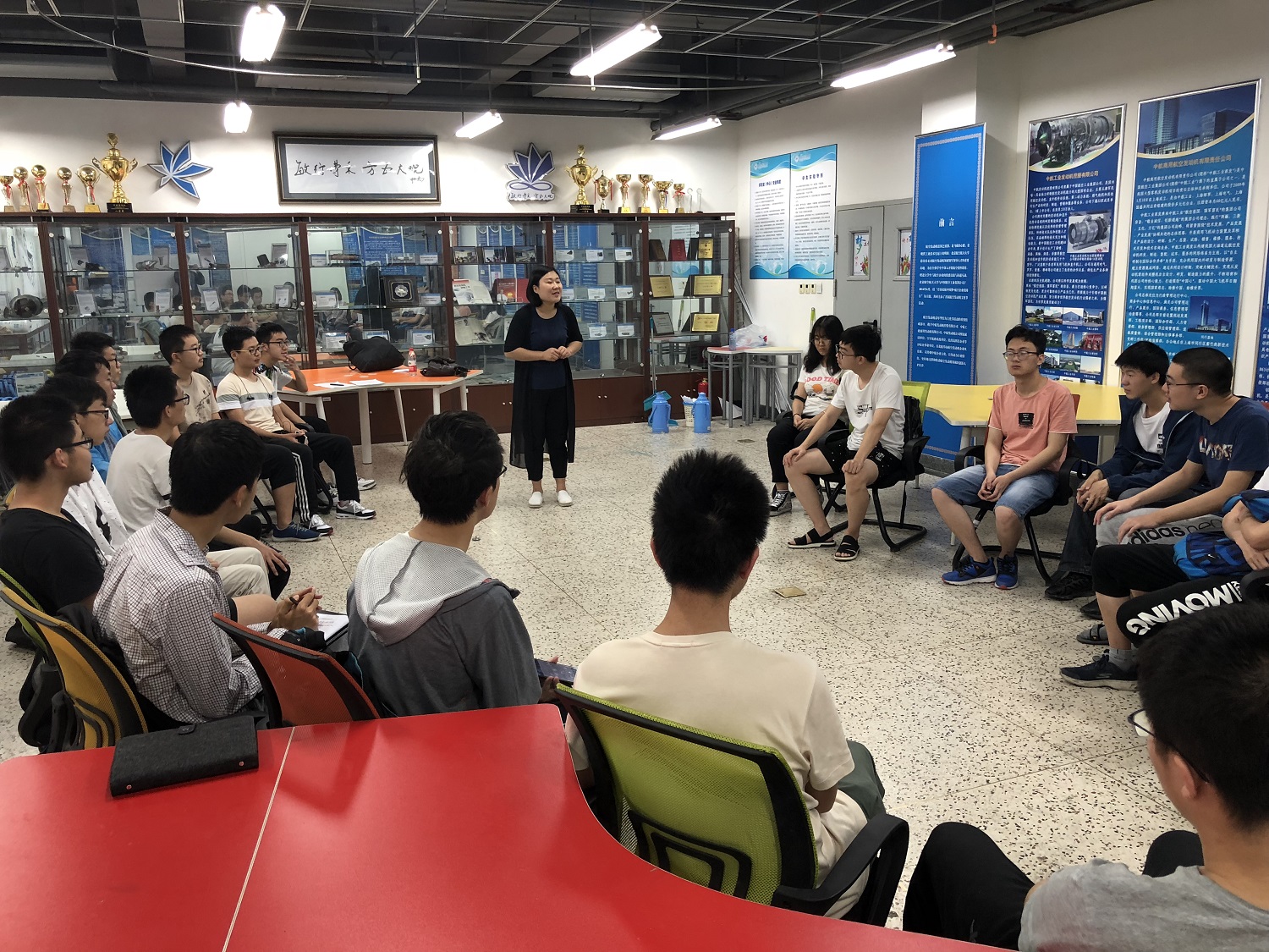 北航积极心理体验中心举办&ldquo;在舞动中探索人际关系&rdquo;心理委员培训活动